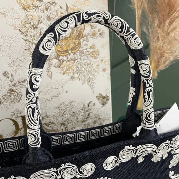 ❌SOLD❌NEW CHRISTIAN DIOR Canvas Embroidered Cornely Book Tote Blue White Large - Picture 7 of 14